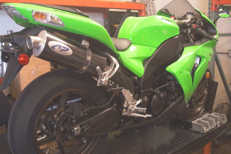 Kawasaki ZX-10R Slip-On Exhaust/Full System - Area P :: No Limits